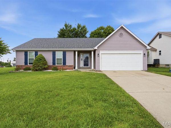 2021 Twin Fawns Court , St Peters, MO 63376