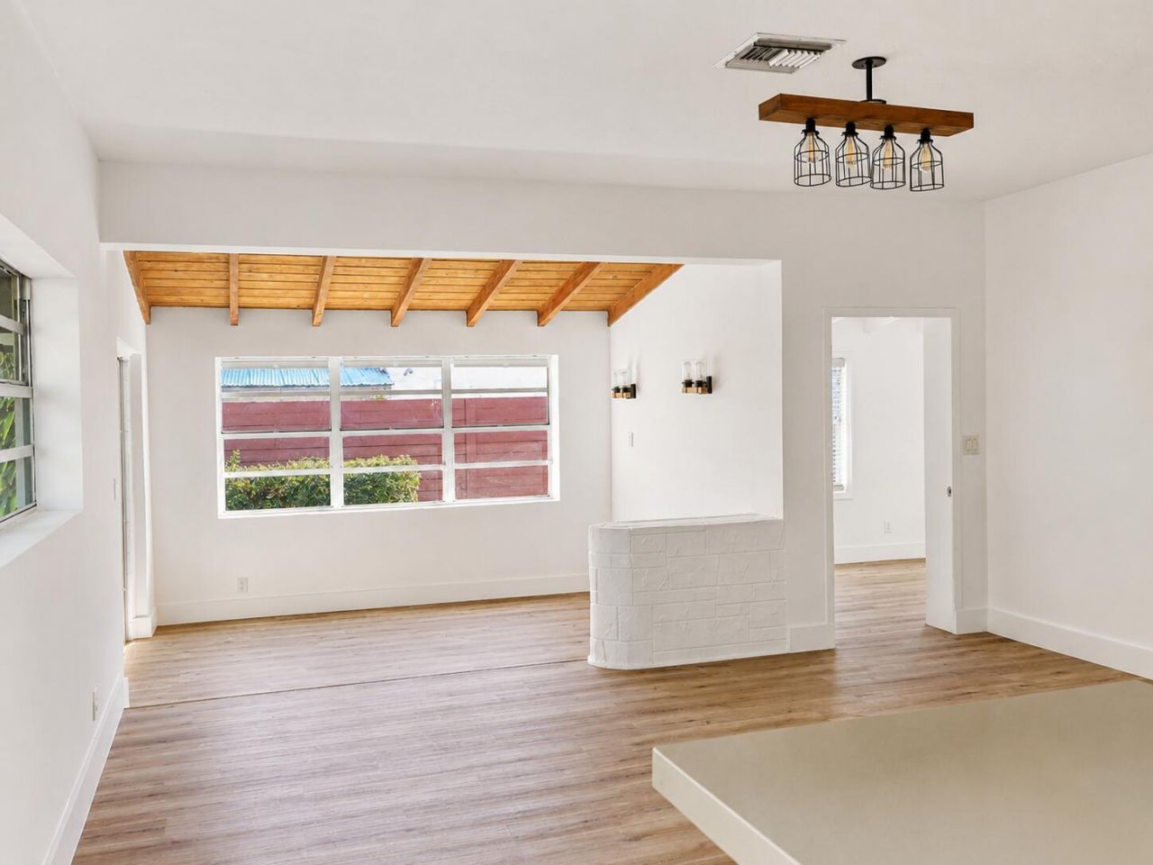 819 NE 2nd Court, Hallandale Beach, FL 33009 Photo