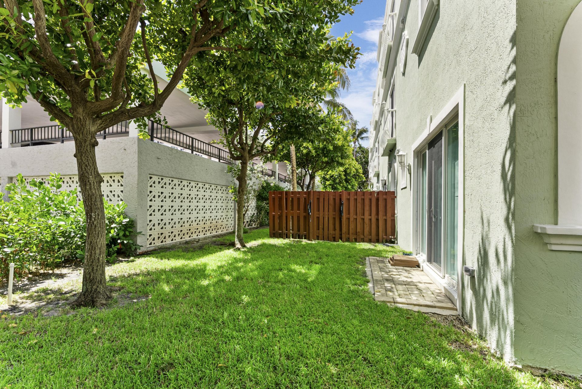 430 Sunset Drive, Pompano Beach, FL 33062 Photo