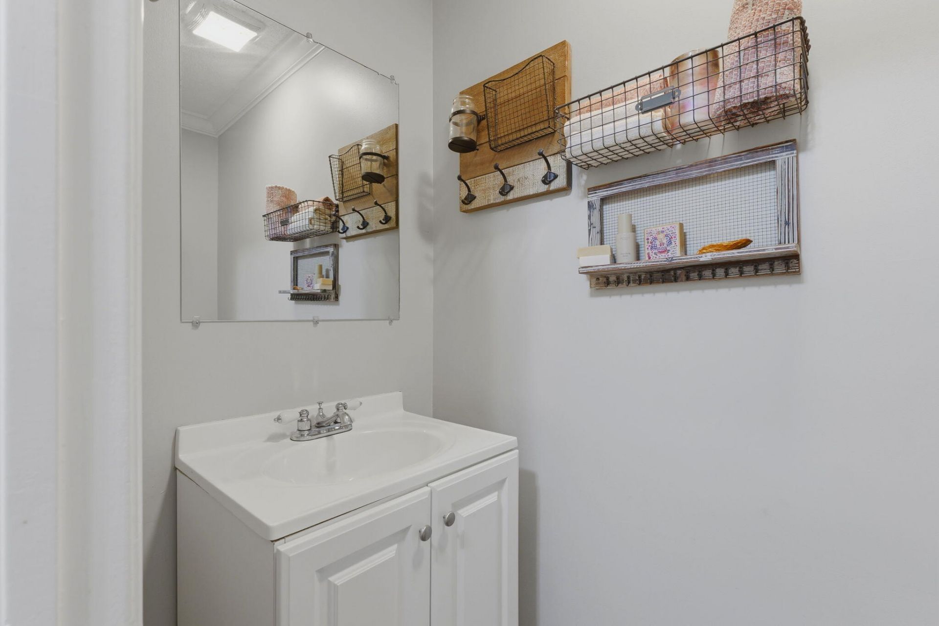 303 Woodbridge Road Photo 29