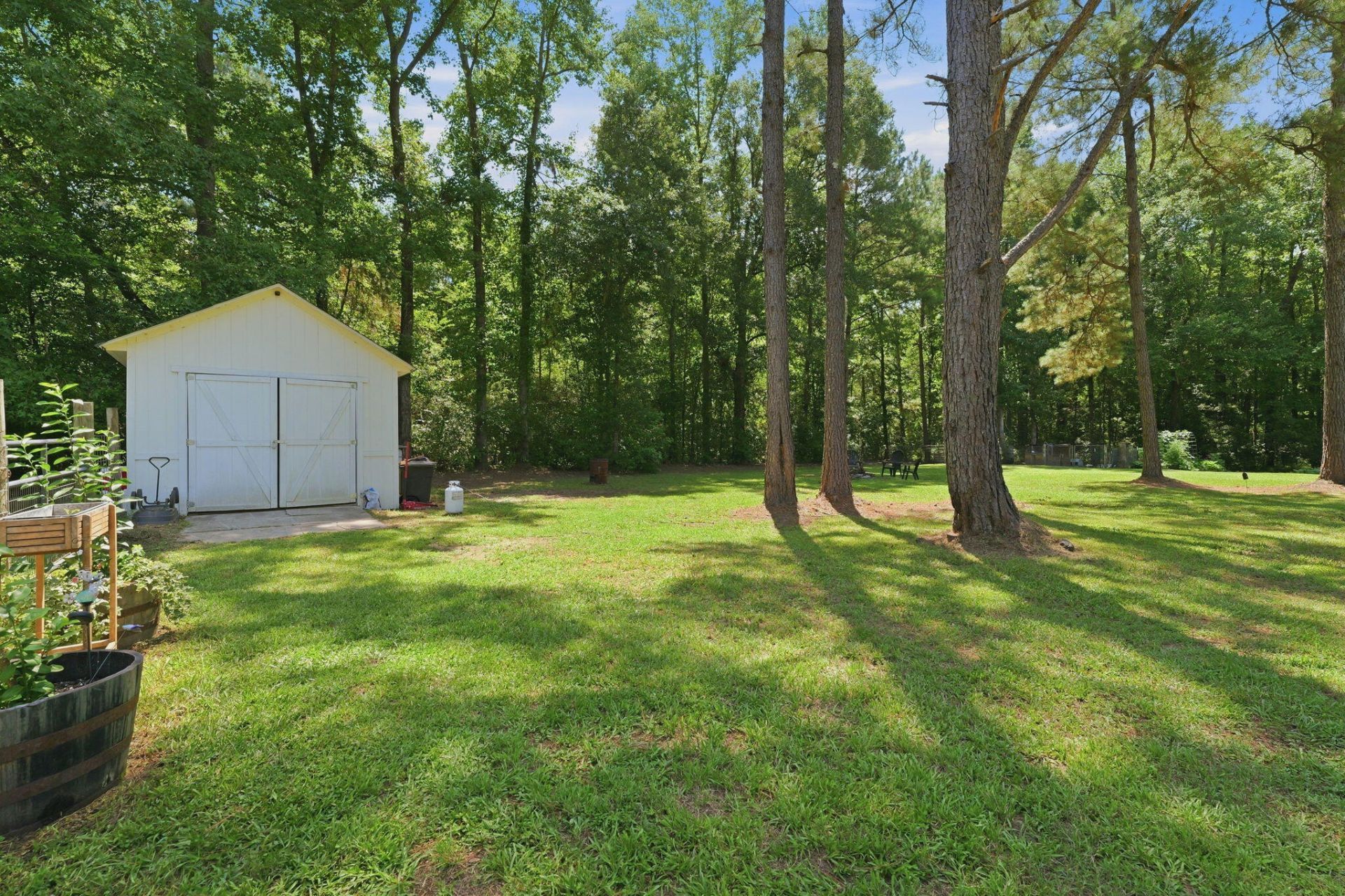 303 Woodbridge Road Photo 38