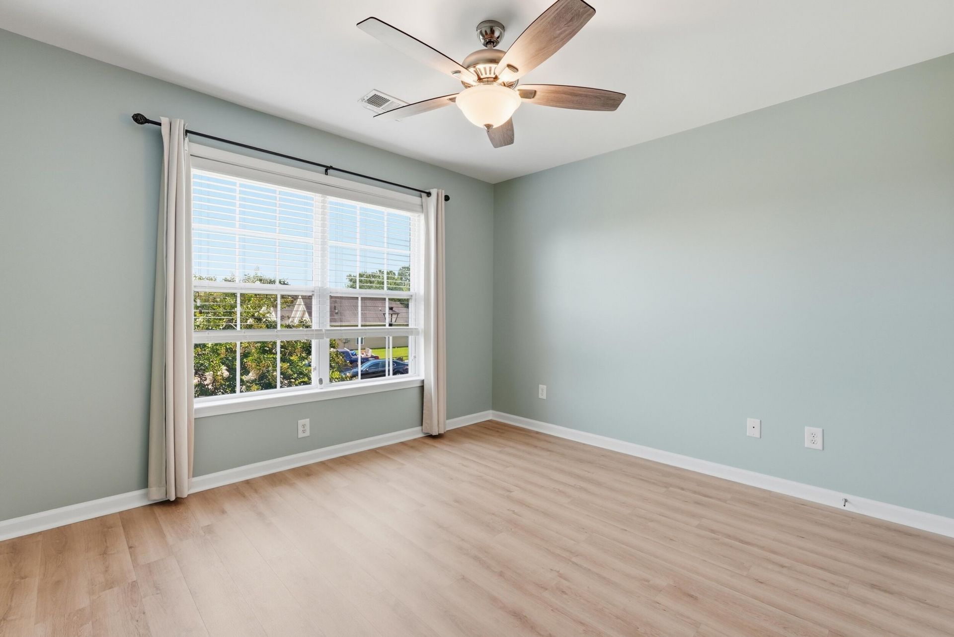 502 Fellers Court Photo 25