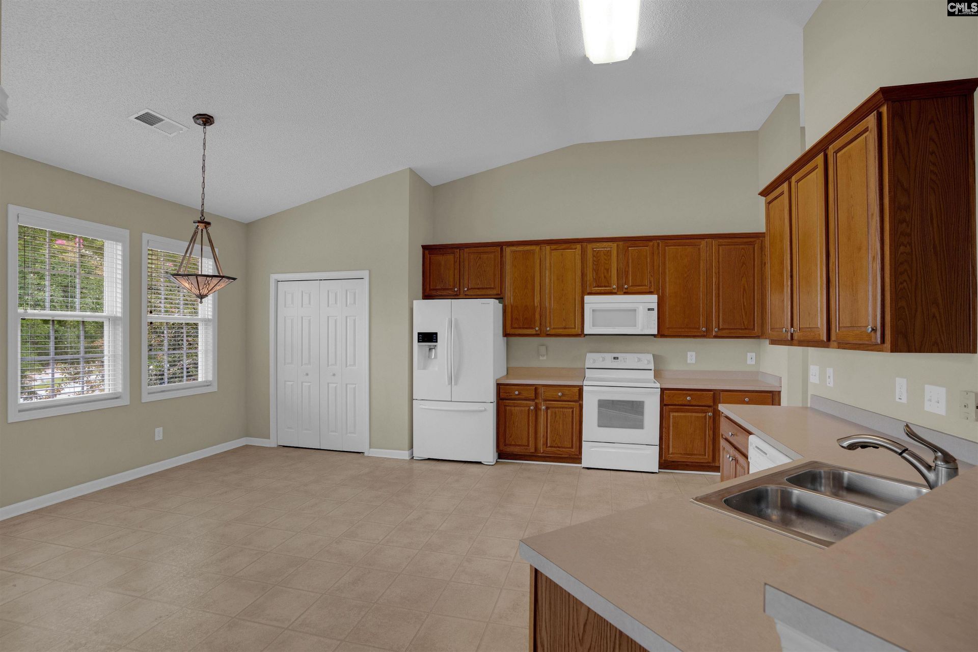 425 Keowee Drive  Photo 10