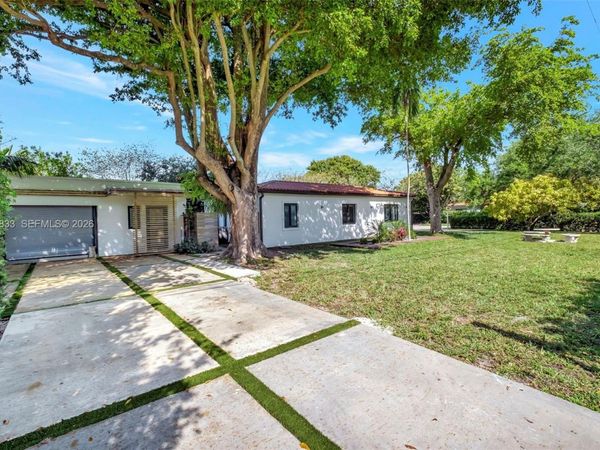 2198 NE 183rd St , North Miami Beach, FL 33179