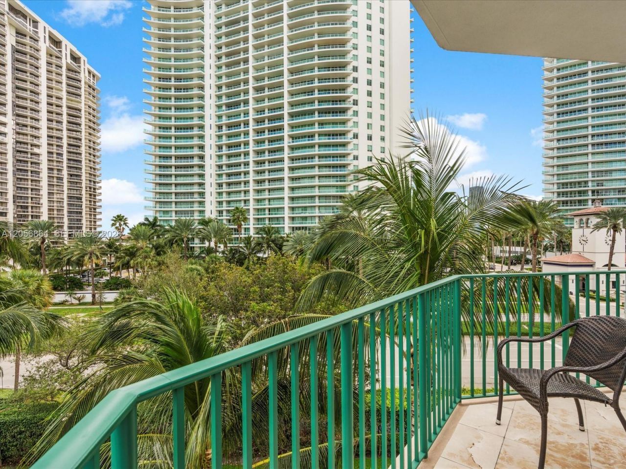 20000 E Country Club Dr , Unit 416, Aventura, FL 33180 Photo