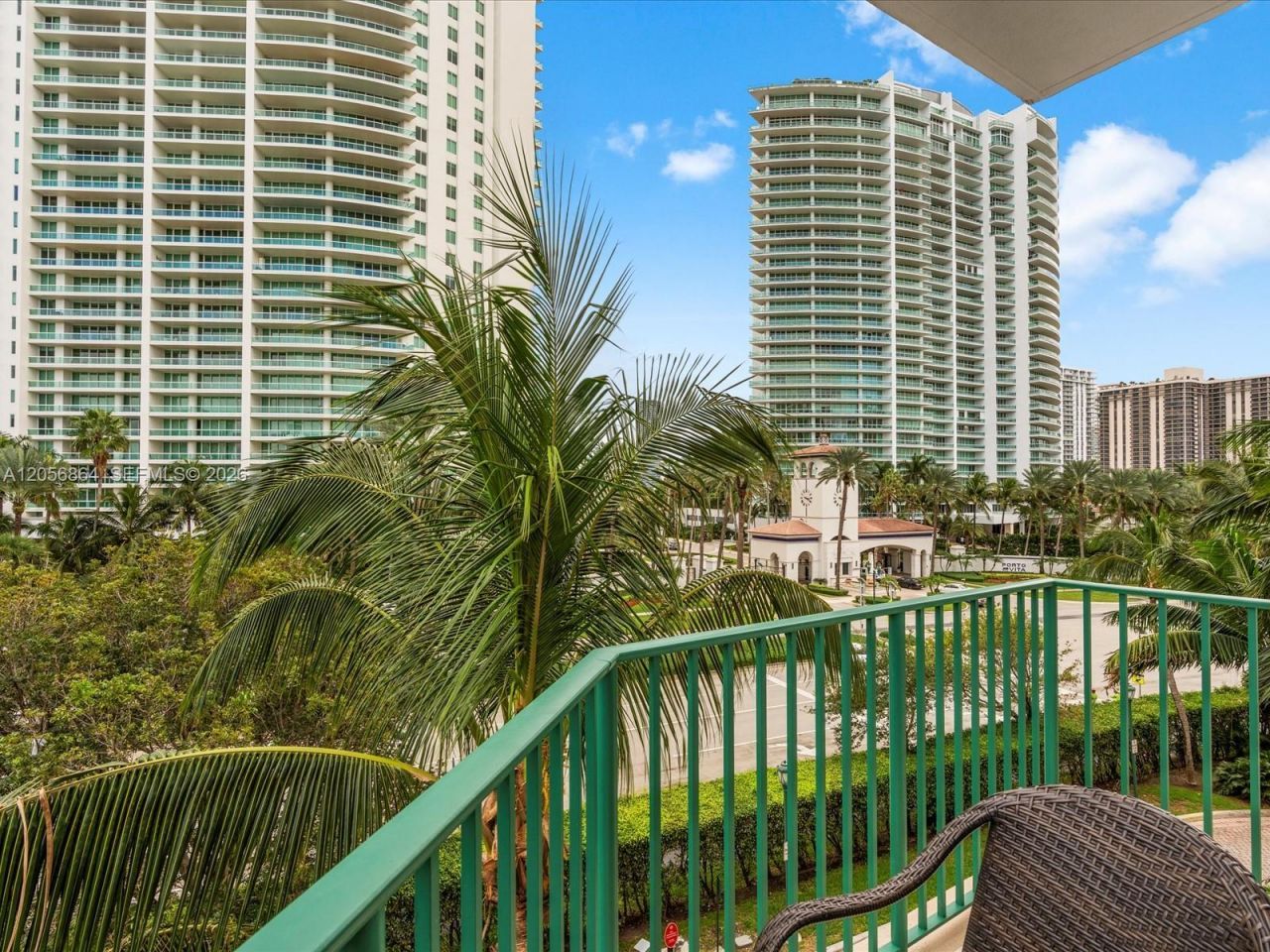 20000 E Country Club Dr , Unit 416, Aventura, FL 33180 Photo