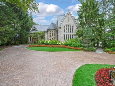 5621 Arbor Bay Court, Genoa Twp, MI 48116