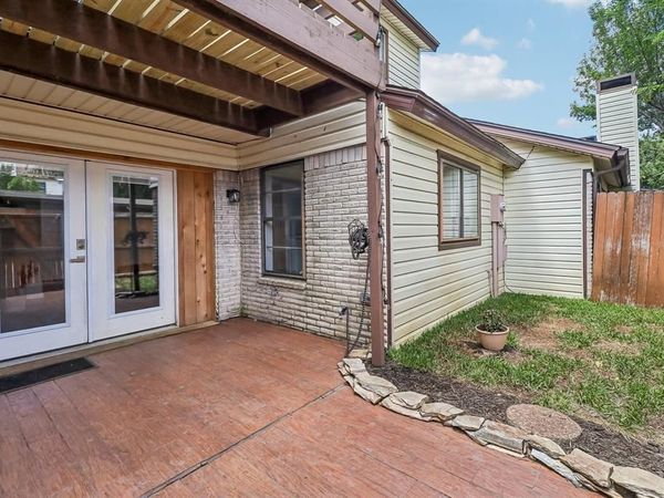 2059 Embassy Way , Carrollton, TX 75006