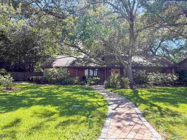 7707 Beechwood Dr, Pensacola, FL 32514