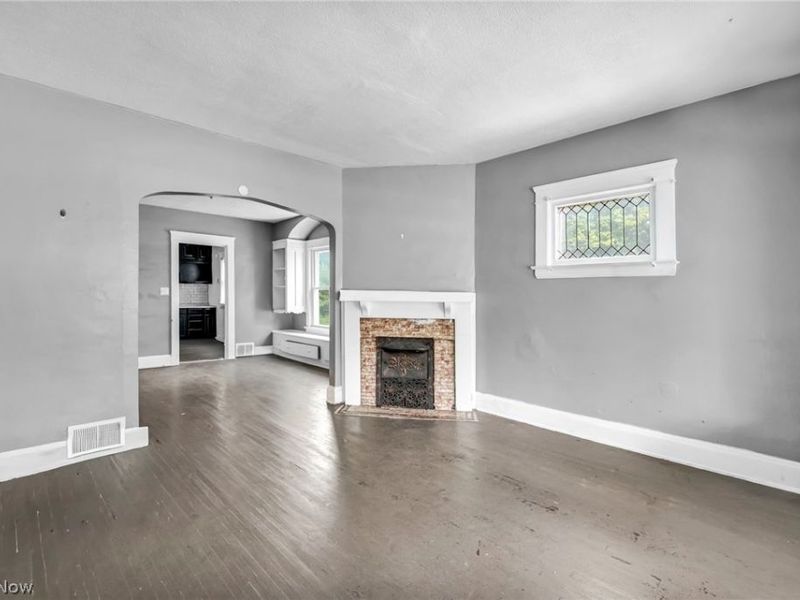 9301 Pierpont Avenue , Cleveland, OH 44108 Photo 10