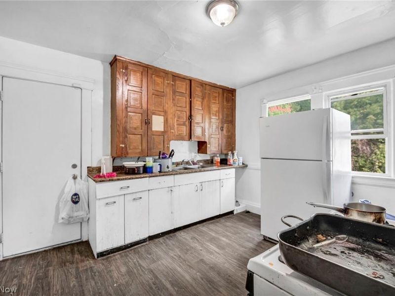 9301 Pierpont Avenue , Cleveland, OH 44108 Photo 16