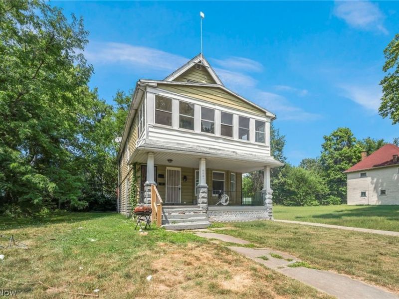 9301 Pierpont Avenue , Cleveland, OH 44108 Photo 2