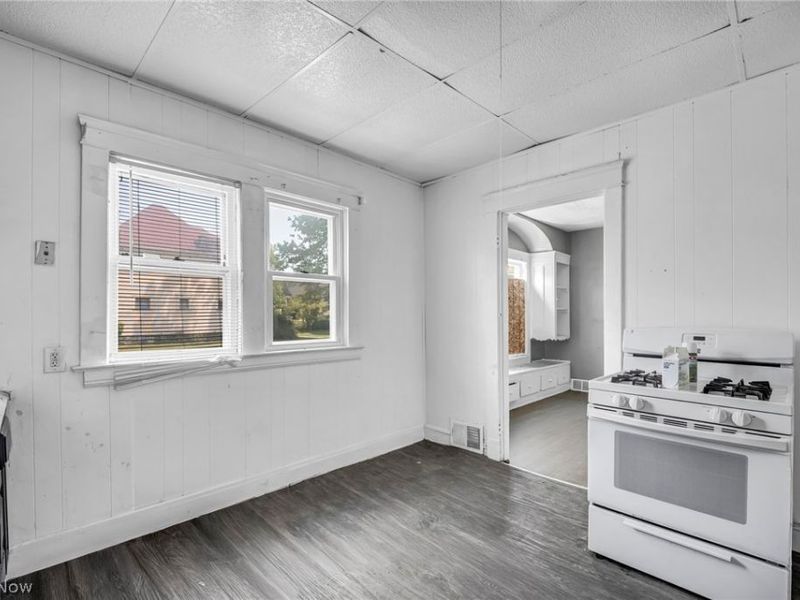 9301 Pierpont Avenue , Cleveland, OH 44108 Photo 25