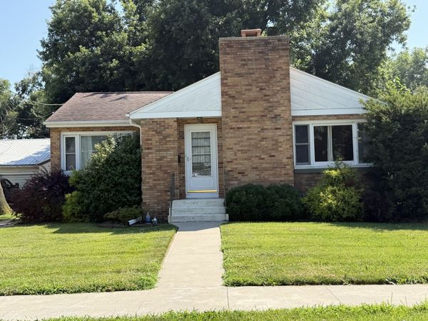 501 E Main Street , Morrison, IL 61270