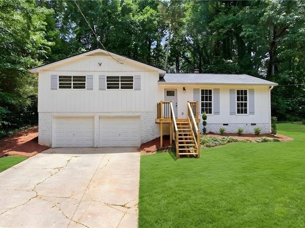 411 Hunters Lane , Woodstock, GA 30189