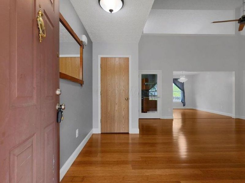 299 Iris Trail Drive , Galloway, OH 43119 Photo 2