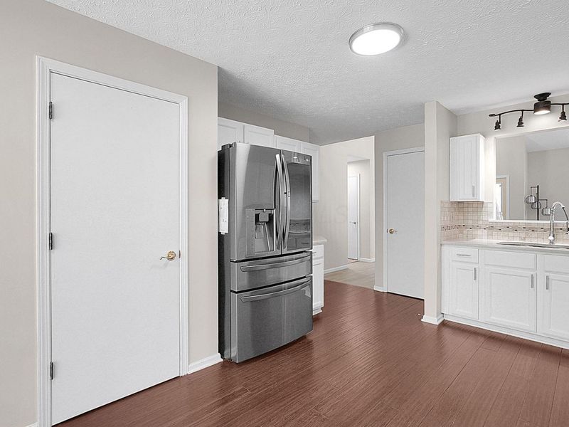 7961 Pinehill Road , Lewis Center, OH 43035 Photo 13