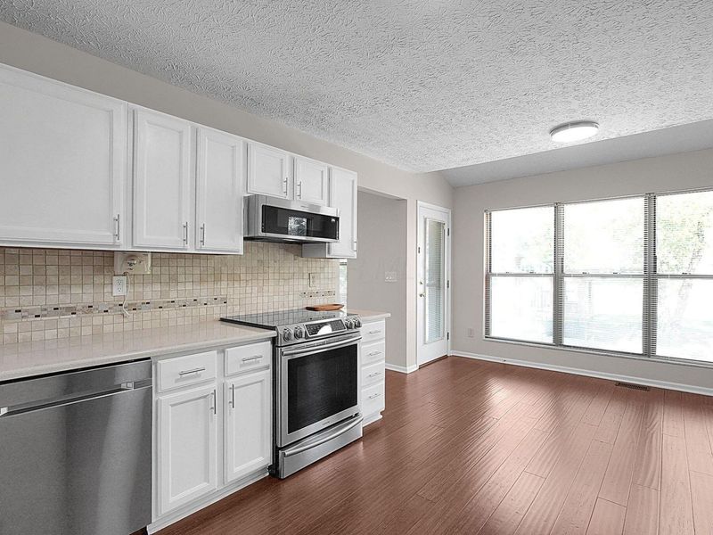 7961 Pinehill Road , Lewis Center, OH 43035 Photo 15
