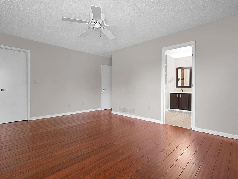 7961 Pinehill Road , Lewis Center, OH 43035 Photo 18