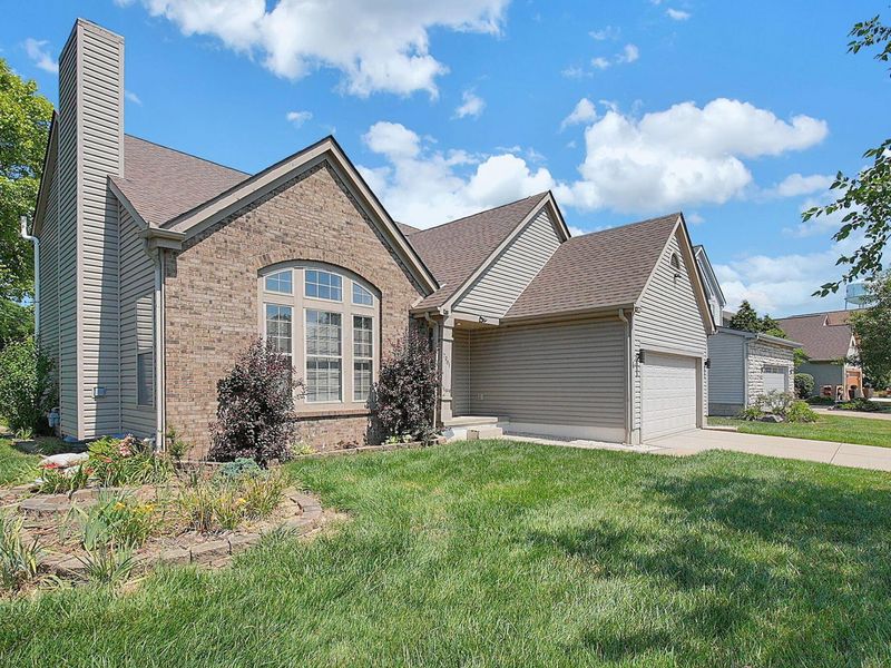 7961 Pinehill Road , Lewis Center, OH 43035 Photo 2