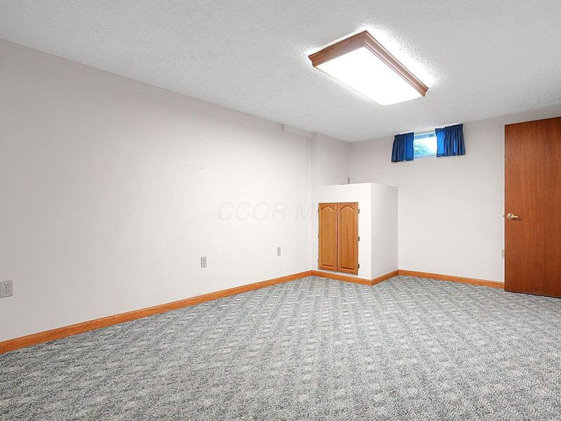 7961 Pinehill Road , Lewis Center, OH 43035 Photo 38