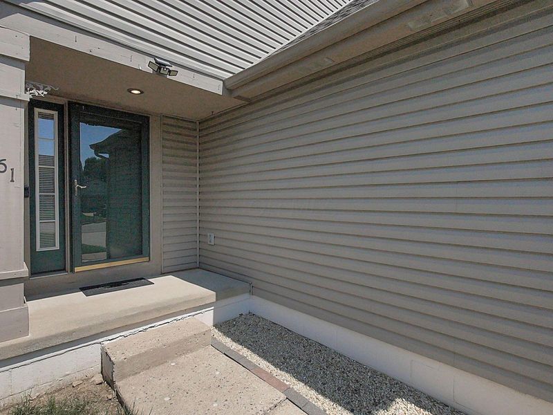 7961 Pinehill Road , Lewis Center, OH 43035 Photo 4