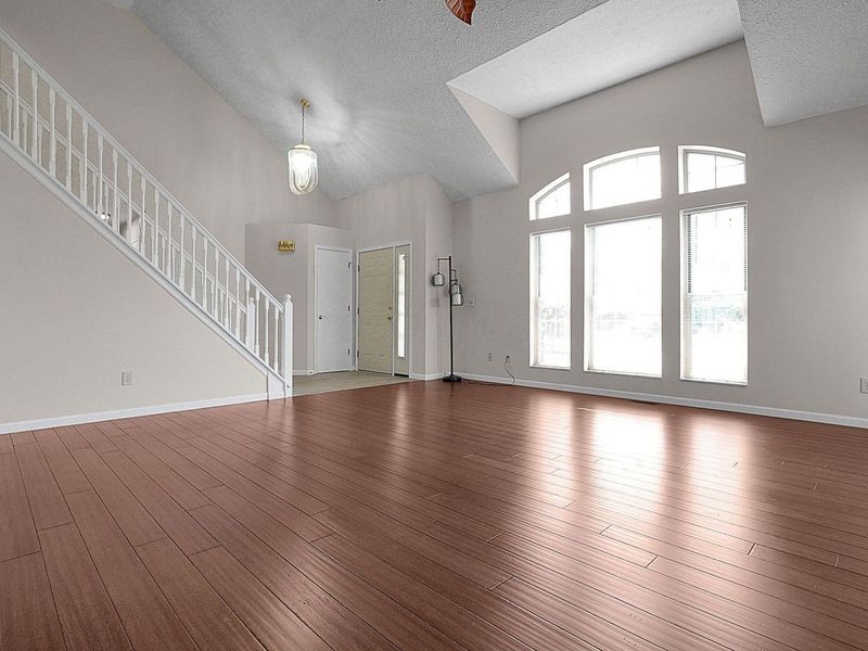 7961 Pinehill Road , Lewis Center, OH 43035 Photo 7