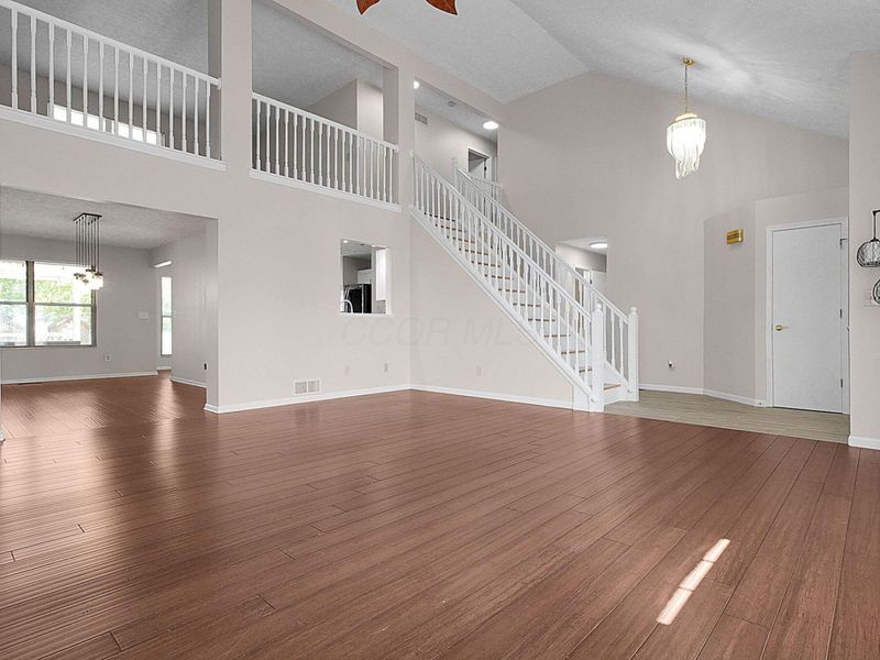 7961 Pinehill Road , Lewis Center, OH 43035 Photo 8
