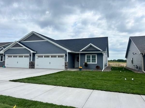 4985 Maple Leaf Path, Eau Claire, WI 54703