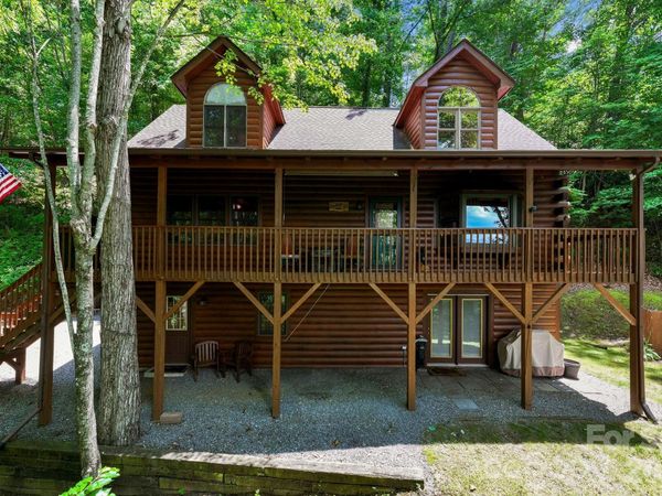 394 Hickory Drive, Waynesville, NC 28786