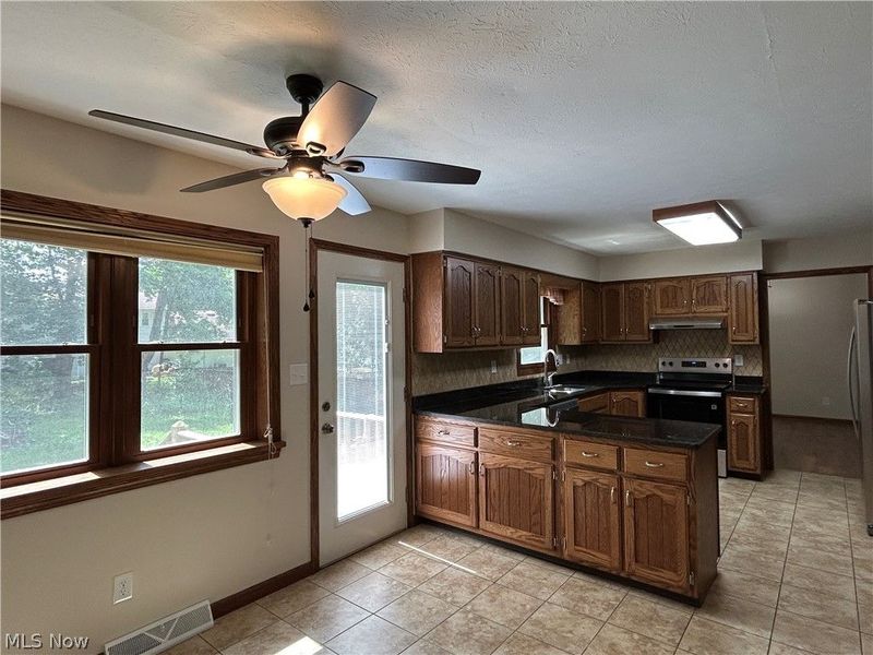 501 Red Rock Drive, Wadsworth, OH 44281 Photo 13
