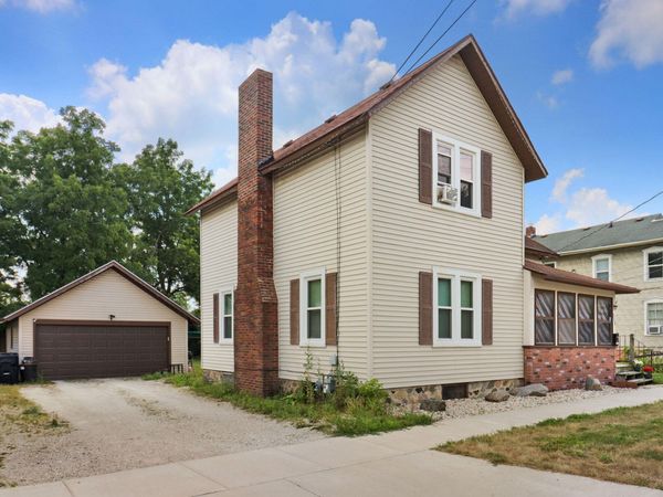 213 E Centralia St, Elkhorn, WI 53121