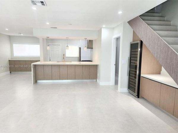 7342 Gary Ave , Miami Beach, FL 33141