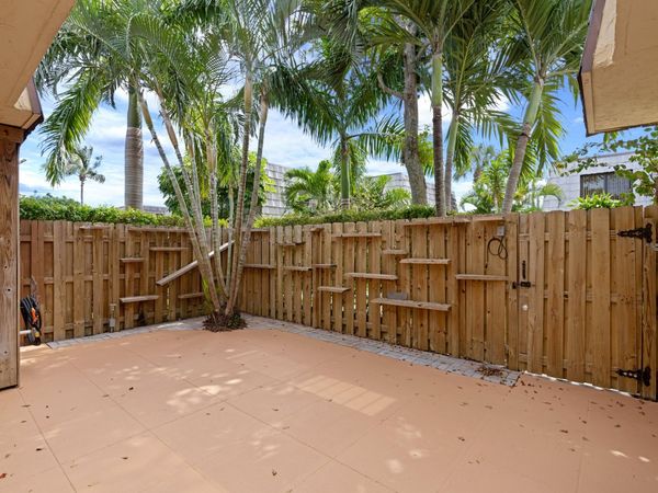 2327 Waterside Drive, Lake Worth, FL 33461