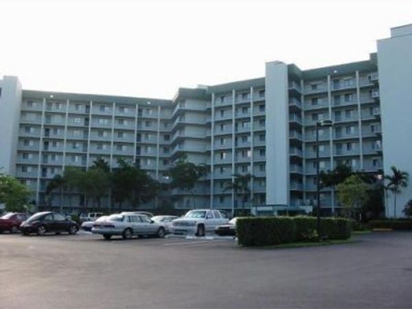 2334 S Cypress Bend Drive, Unit 802, Pompano Beach, FL 33069