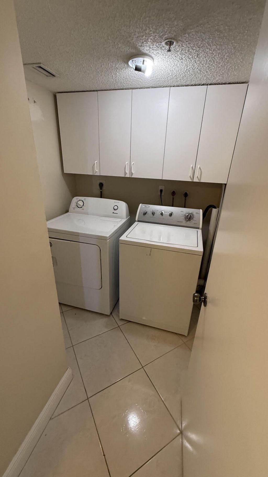 2334 S Cypress Bend Drive, Unit 802, Pompano Beach, FL 33069 Photo