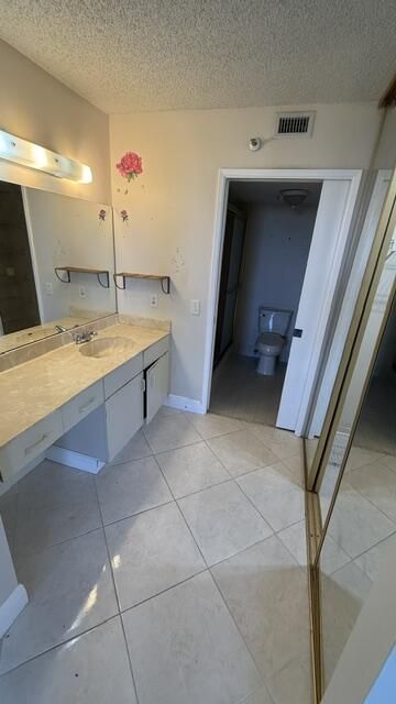 2334 S Cypress Bend Drive, Unit 802, Pompano Beach, FL 33069 Photo