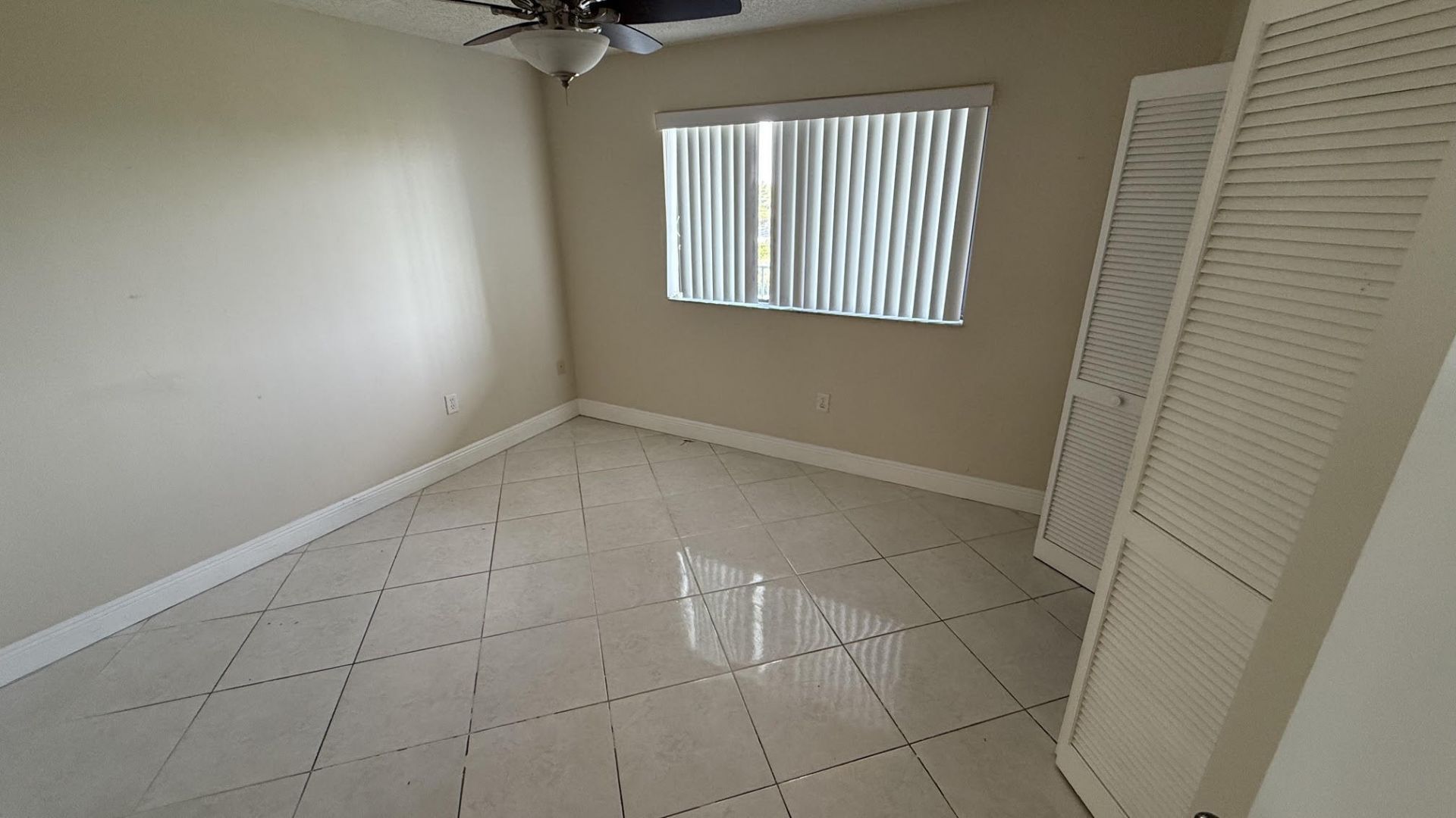 2334 S Cypress Bend Drive, Unit 802, Pompano Beach, FL 33069 Photo