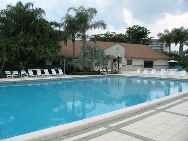 2334 S Cypress Bend Drive, Unit 802, Pompano Beach, FL 33069 Photo