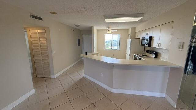 2334 S Cypress Bend Drive, Unit 802, Pompano Beach, FL 33069 Photo