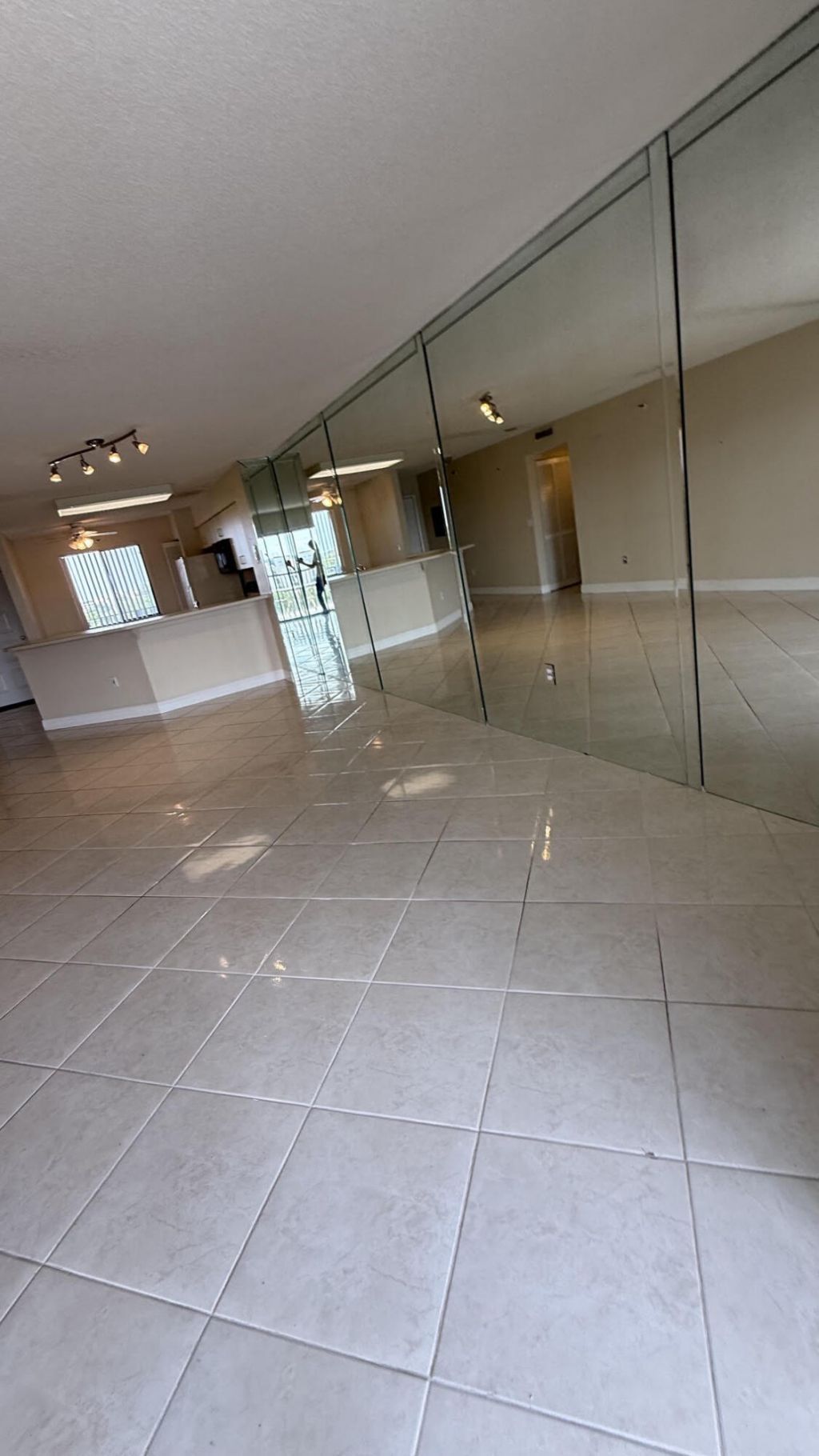 2334 S Cypress Bend Drive, Unit 802, Pompano Beach, FL 33069 Photo