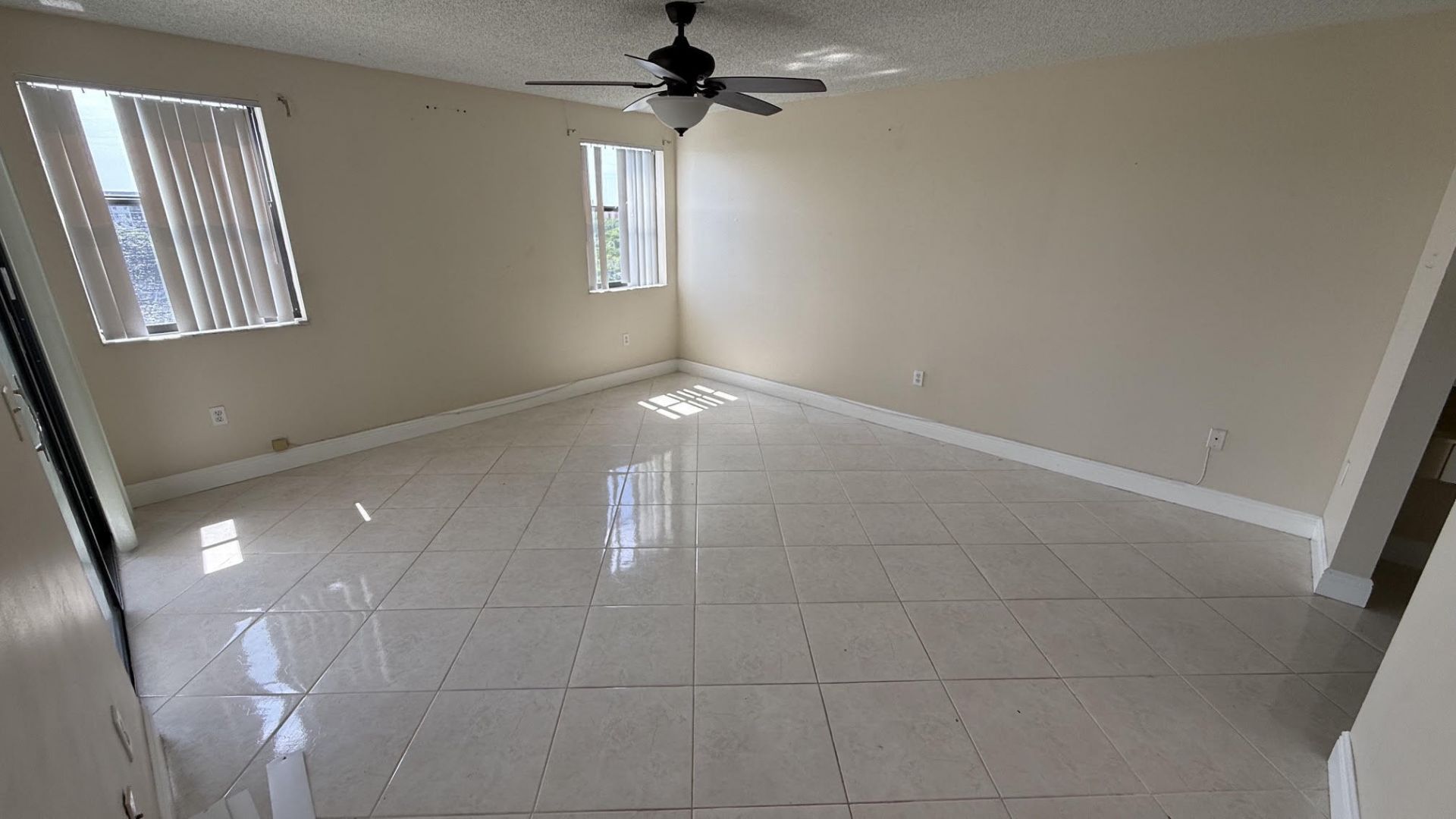 2334 S Cypress Bend Drive, Unit 802, Pompano Beach, FL 33069 Photo