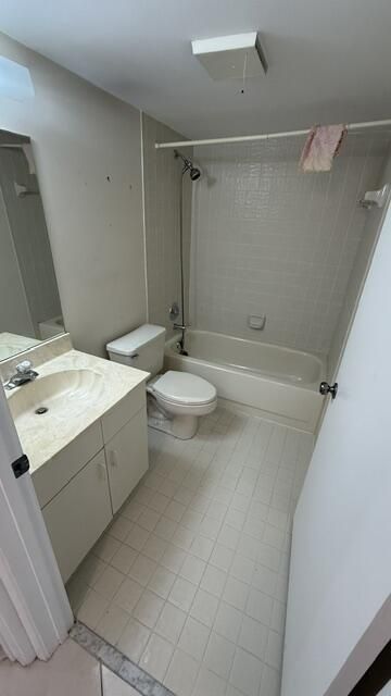 2334 S Cypress Bend Drive, Unit 802, Pompano Beach, FL 33069 Photo