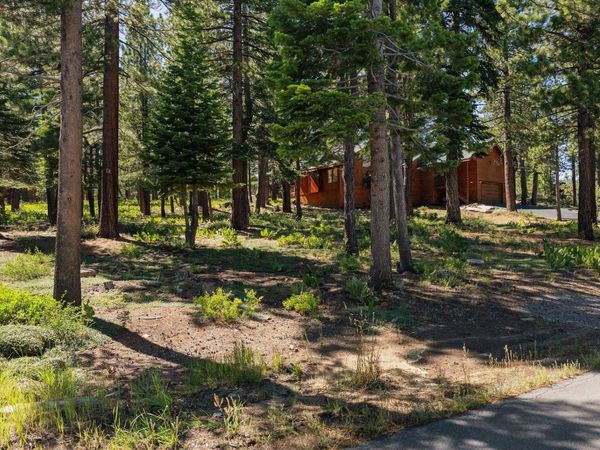 13020 Hillside Drive , Truckee, CA 96161