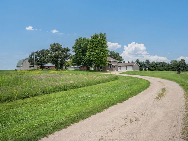 205 232nd Avenue , Fairmont, MN 56031