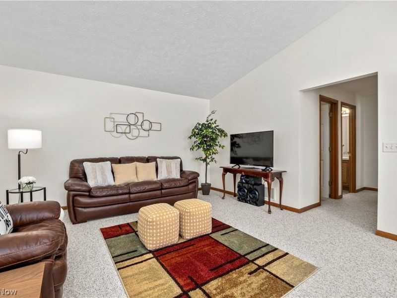 519 Heather Woods Drive, Elyria, OH 44035 Photo 15