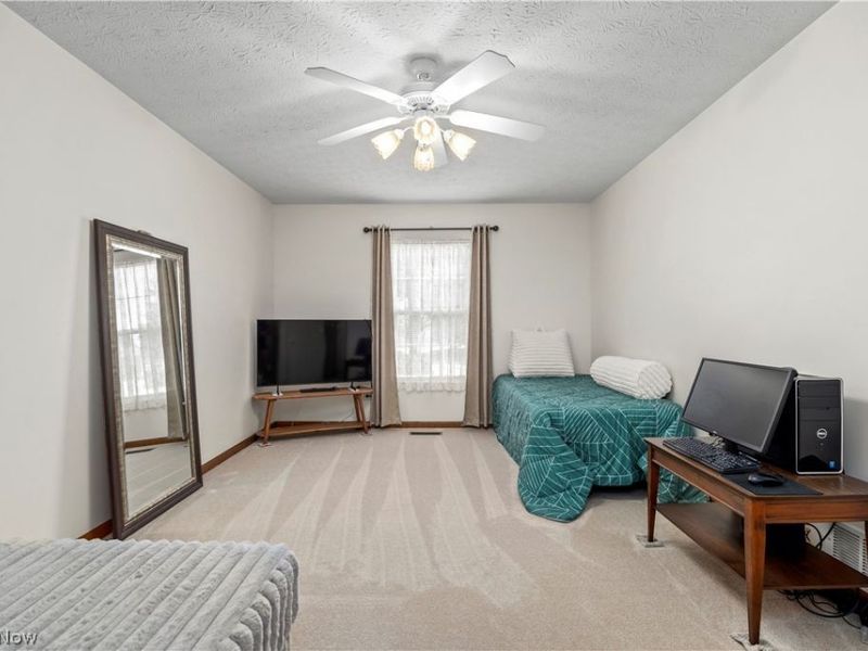 519 Heather Woods Drive, Elyria, OH 44035 Photo 20