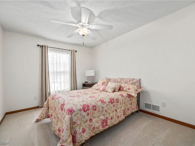 519 Heather Woods Drive, Elyria, OH 44035 Photo 23