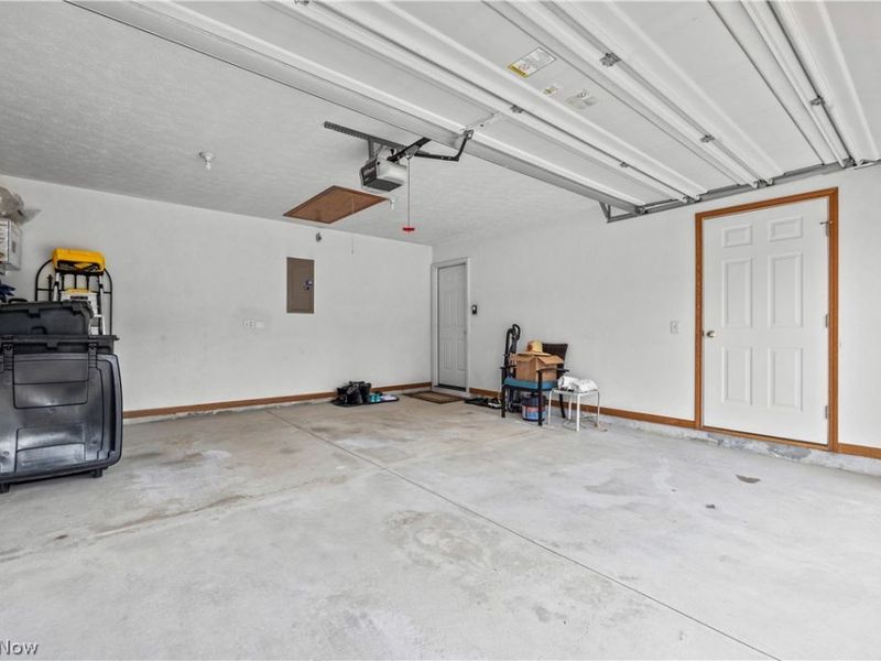 519 Heather Woods Drive, Elyria, OH 44035 Photo 30