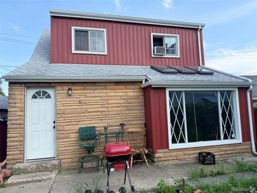 2620 Zinow Street , Hamtramck, MI 48212